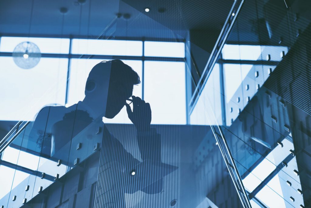 Foto di persona al lavoro nella sua unità locale a Bologna